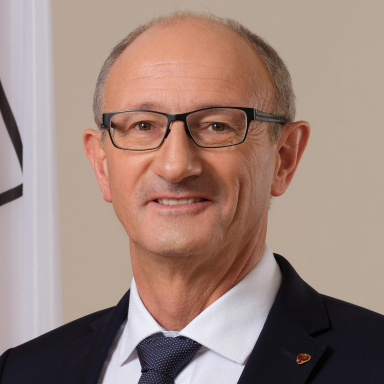 Portraitfoto von Anton Mattle