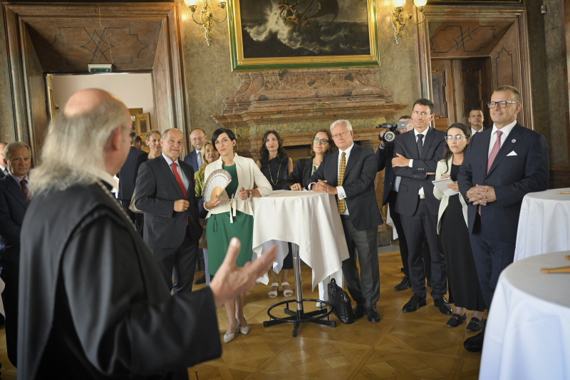 Besuch Stift Melk. Von links: Nationalratspräsident Wolfgang Sobotka (ÖVP), Präsidentin der tschechischen Abgeordnetenkammer Markéta Pekarová Adamová, Vorsitzender des Ausschusses für auswärtige und EU-Angelegenheiten Italiens Giulio Tremonti, Präsident des slowakischen Nationalrates Boris Kollár