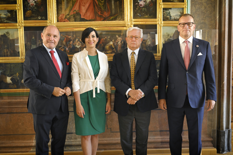Besuch Stift Melk. Von links: Nationalratspräsident Wolfgang Sobotka (ÖVP), Präsidentin der tschechischen Abgeordnetenkammer Markéta Pekarová Adamová, Vorsitzender des Ausschusses für auswärtige und EU-Angelegenheiten Italiens Giulio Tremonti, Präsident des slowakischen Nationalrates Boris Kollár