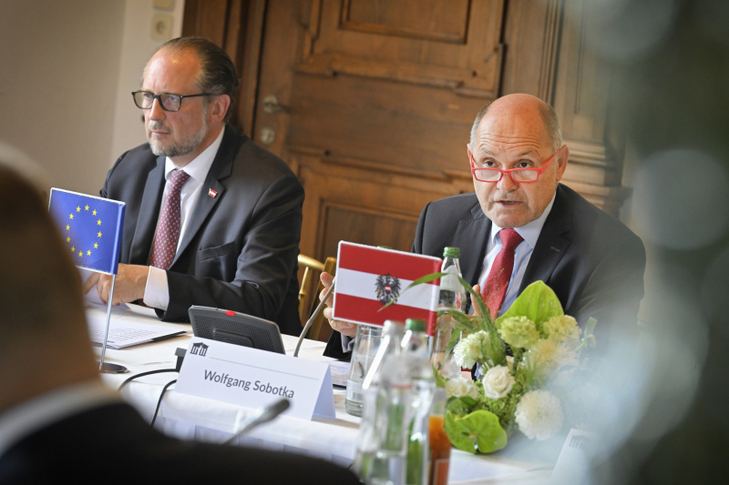 Arbeitsgespräch. Von links: Von links: Außenminister Alexander Schallenberg (ÖVP), Nationalratspräsident Wolfgang Sobotka (ÖVP)