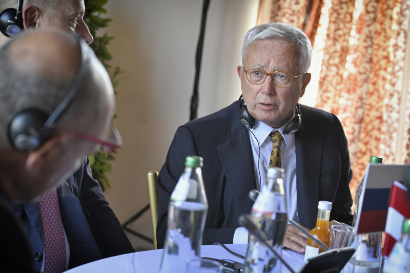 Pressegespräch. Vorsitzender des Ausschusses für auswärtige und EU-Angelegenheiten Italiens Giulio Tremonti