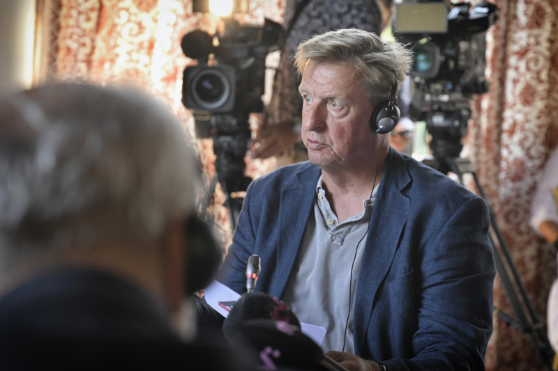 Pressegespräch. Moderator Edgar Schütz