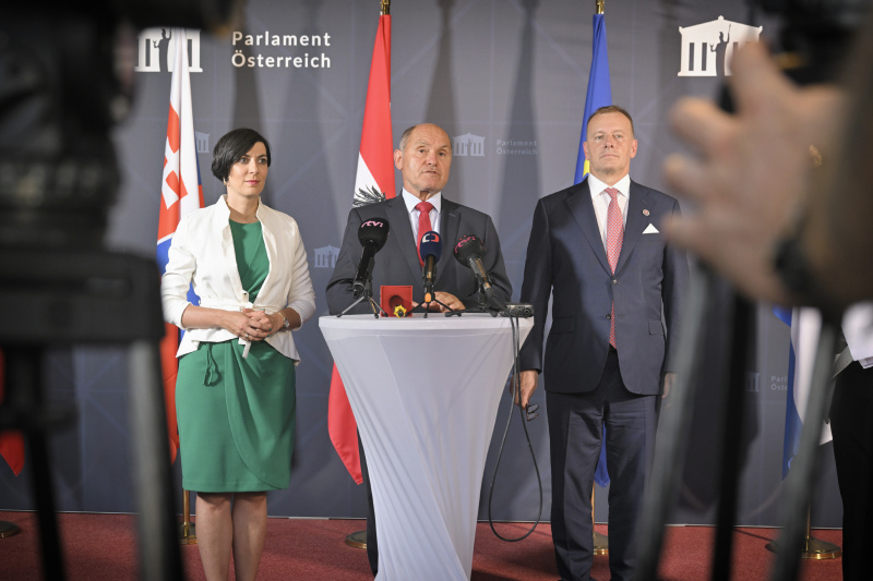 Pressestatement. Von links: Präsidentin der tschechischen Abgeordnetenkammer Markéta Pekarová Adamová, Nationalratspräsident Wolfgang Sobotka (ÖVP), Präsident des slowakischen Nationalrates Boris Kollár