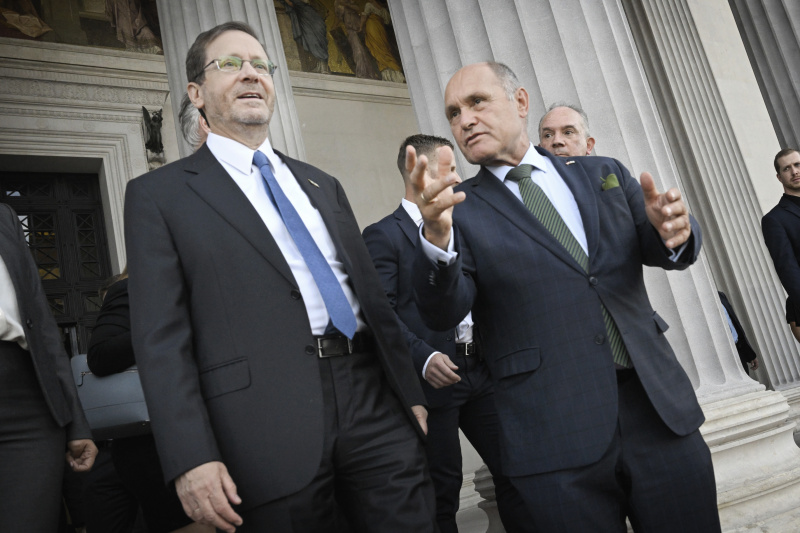 Von links: Staatspräsident von Israel Jtizchak Herzog, Nationalratspräsident Wolfgang Sobotka (ÖVP)