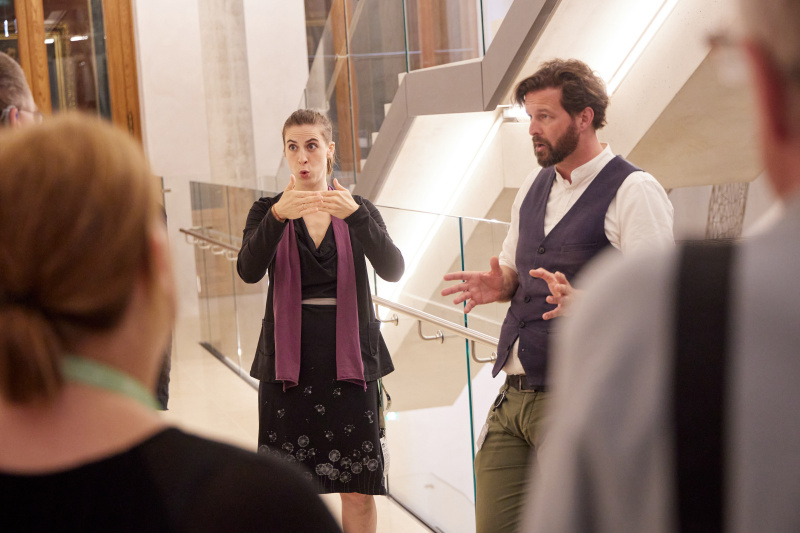 Erste Führung mit Gebärdendolmetschung - Hauptstiege 2