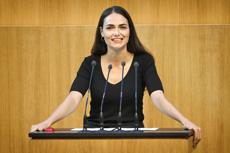 Am Rednerpult: Nationalratsabgeordnete Barbara Neßler (GRÜNE)