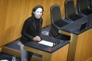 Am Rednerpult: Nationalratsabgeordnete Martina Künsberg Sarre (NEOS)