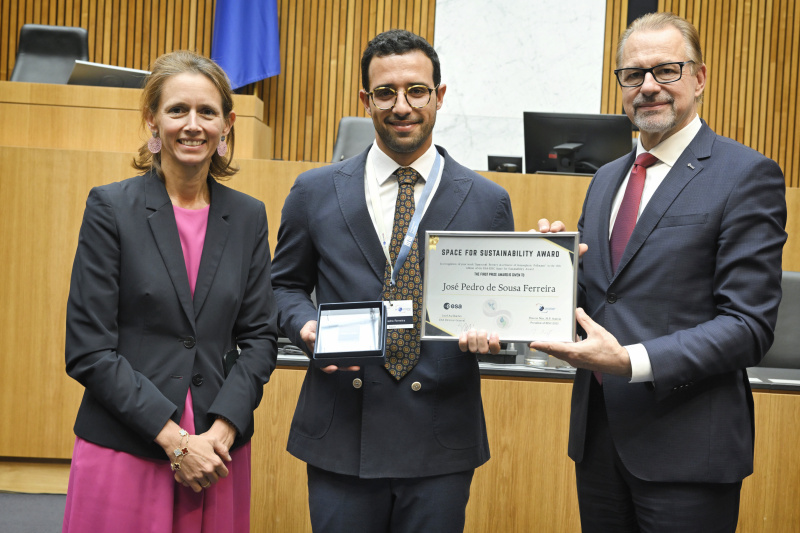 Space for Sustainability Award Ceremony 2023. From left: Member of the Austrian Parliament Therese Niss (ÖVP), Winner Jose Ferreira, Director of  ESA Josef Aschbacher