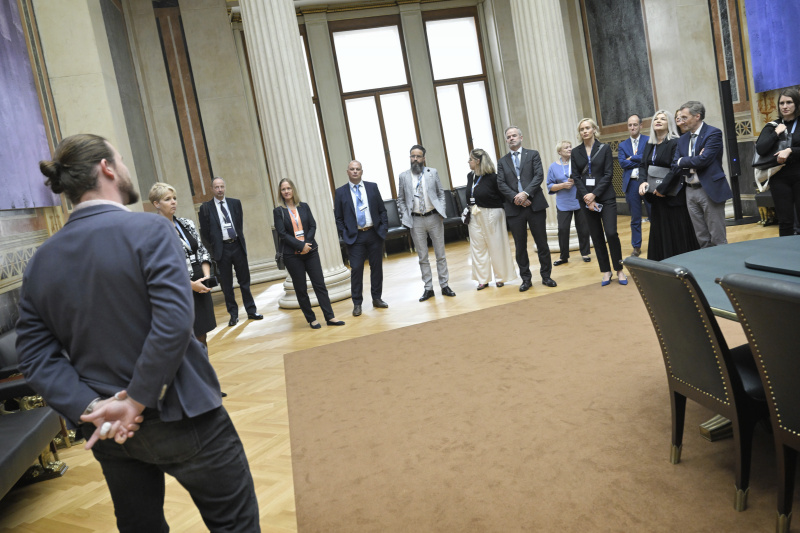 Visiting Tour trough the Parliament