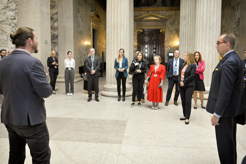 Visiting Tour trough the Parliament