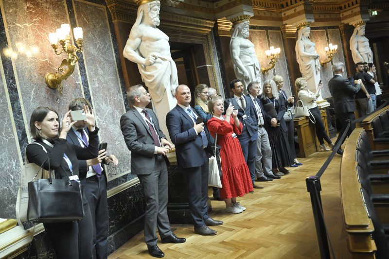 Visiting Tour trough the Parliament