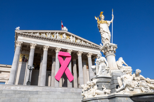Parlamentsgebäude mit Pink Ribbon