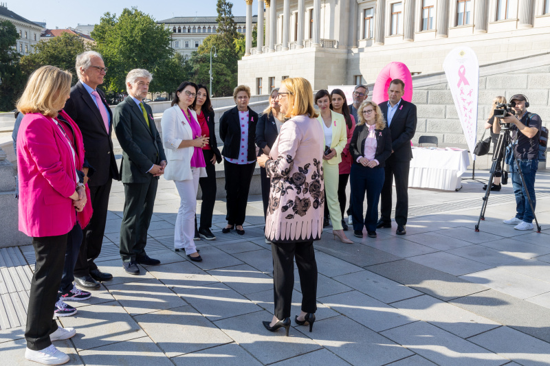 Begrüßung durch die Zweite Nationalratspräsidentin Doris Bures (SPÖ)