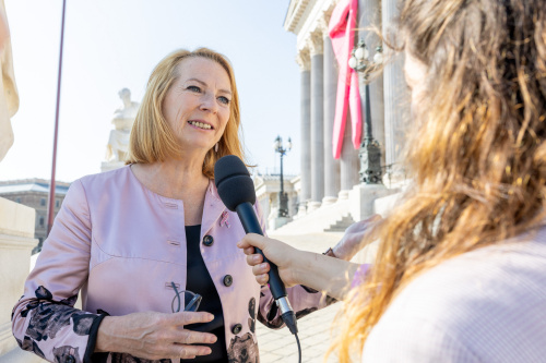 Zweite Nationalratspräsidentin Doris Bures (SPÖ) im Interview