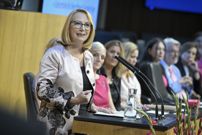 Begrüßung: Zweite Nationalratspräsidentin Doris Bures (SPÖ)