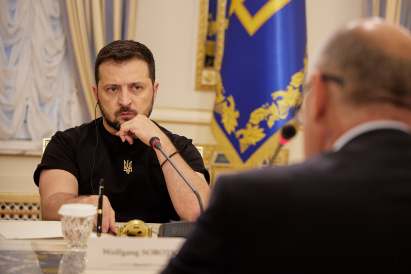 Präsident der Ukraine Volodymyr Selenskyj während der Aussprache