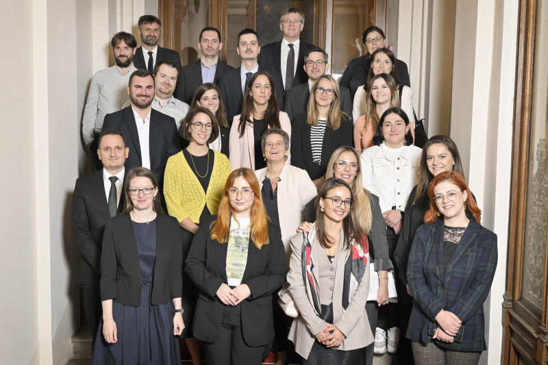 Gruppenfoto mit den Veranstaltungsteilnehmer:innen