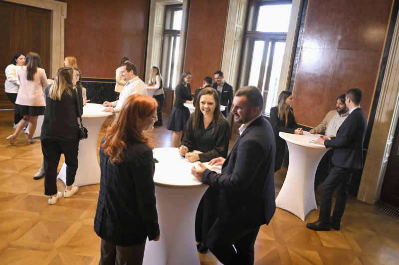 Veranstaltungsteilnehmer:innen während der Gesprächsrunde