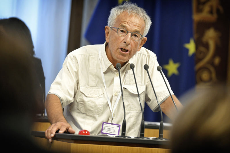 Am Rednerpult: Ökonom und Jurist Stephan Schulmeister