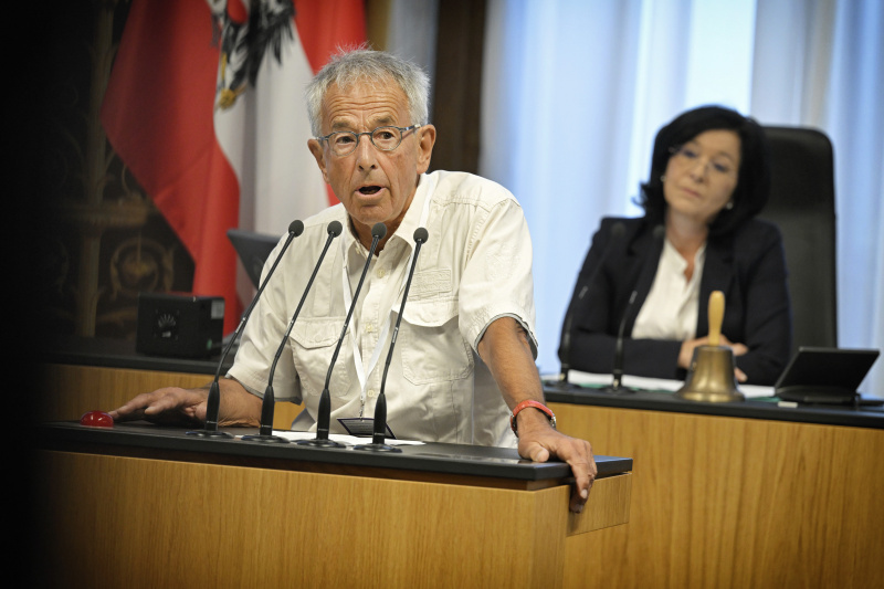 Am Rednerpult: Ökonom und Jurist Stephan Schulmeister