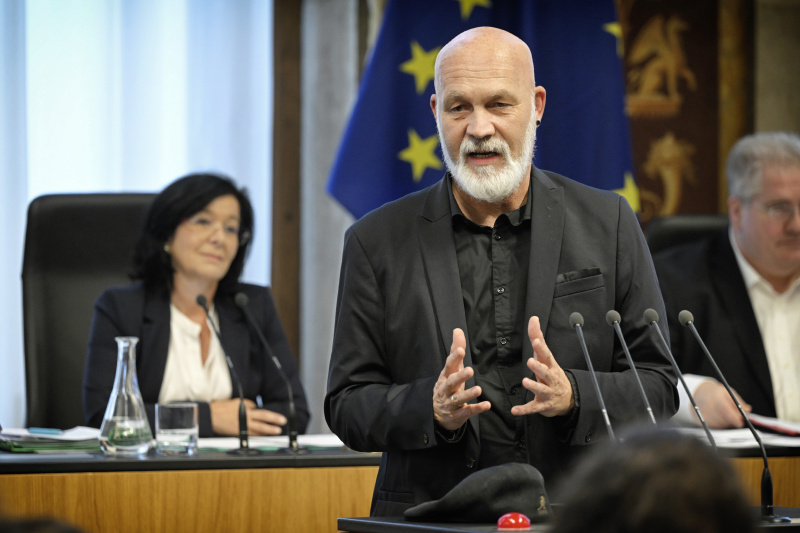 Am Rednerpult: Bundesgeschäftsführer Volkshilfe Erich Fenninger