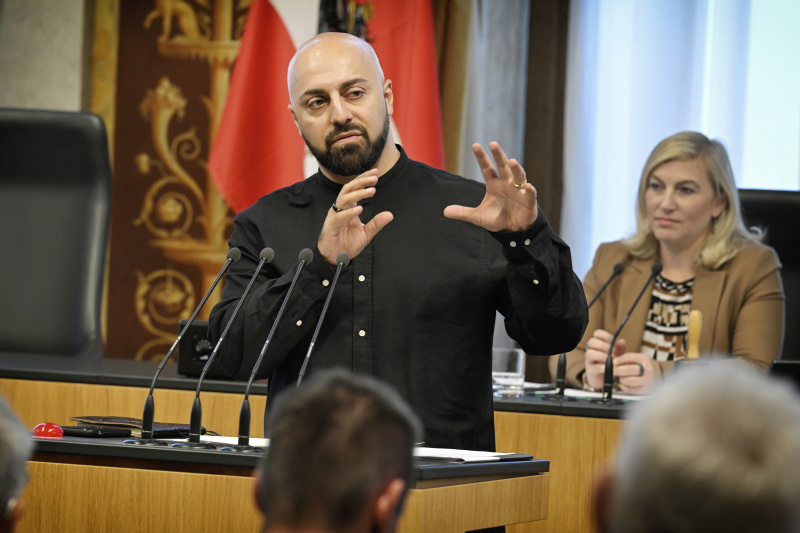 Impulsreferat „Herausforderungen für Kinder und junge Menschen“: EU-Jugendbotschafter Ali Mahlodji