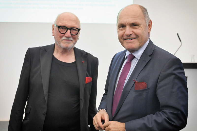 Von links: Lois Lammerhuber, Nationalratspräsident Wolfgang Sobotka (ÖVP)