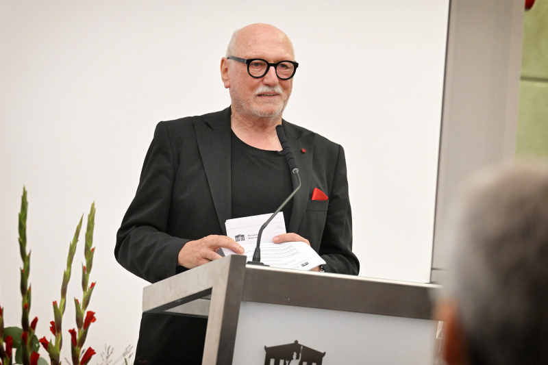 Begrüßung: Lois Lammerhuber