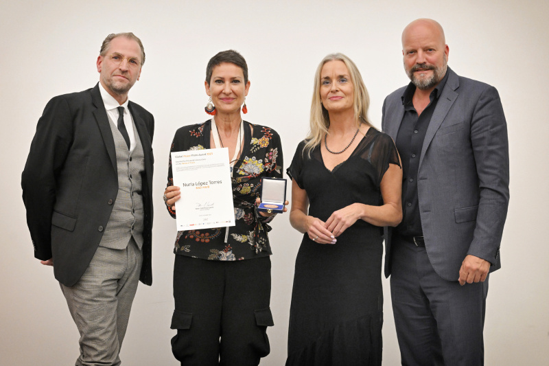 Von links: Gregor Auenhammer, Preisträgerin Nuria López Torres, Hilde Sandvik, Lars Boering