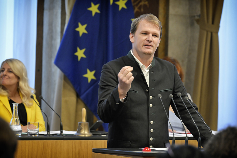 Am Rednerpult: Bundesrat Bernhard Hirczy (ÖVP)