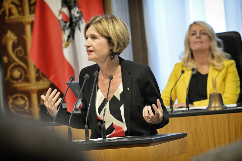 Am Rednerpult: Bundesrätin Andrea Eder-Gitschthaler (ÖVP)