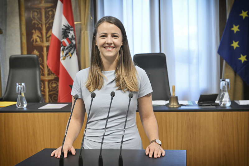 Am Rednerpult: Bundesrätin Bernadette Geieregger (ÖVP)