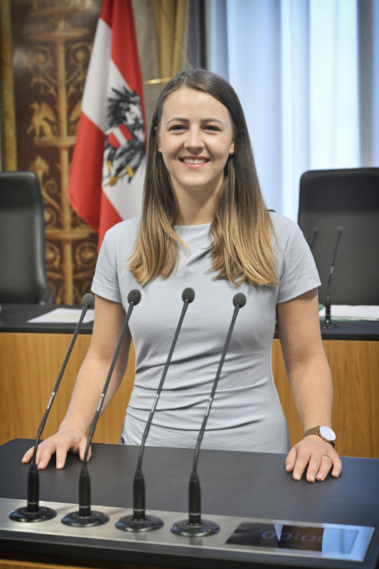 Am Rednerpult: Bundesrätin Bernadette Geieregger (ÖVP)