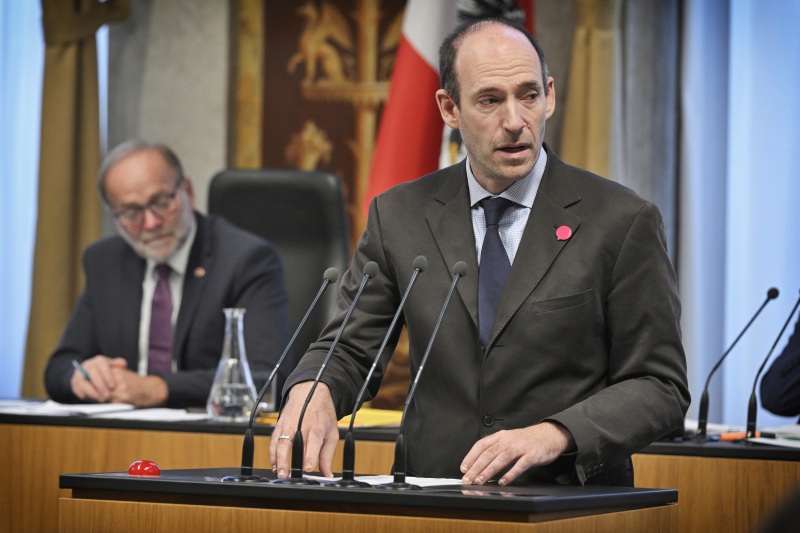 Am Rednerpult: Bundesrat Karl-Arthur Arlamovsky (NEOS)