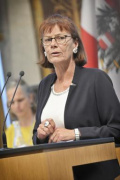 Am Rednerpult: Bundesrätin Andrea Schartel (FPÖ)