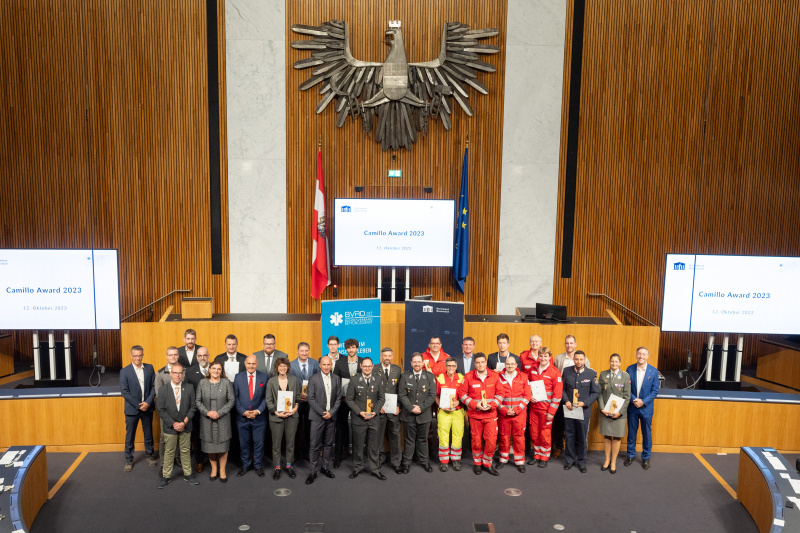 Gruppenfoto aller Preisträger und Sponsoren