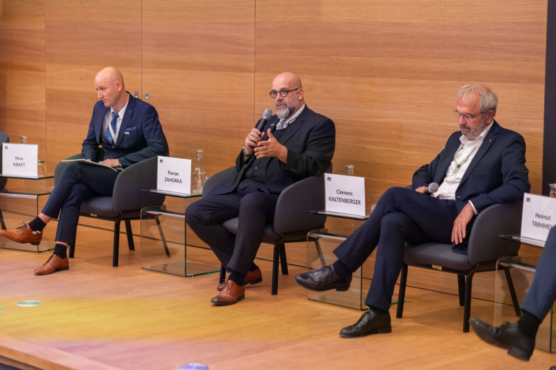 Fragerunde unter Mitwirkung des Publikums. Von Links: Florian Zahorka, Clemens Kaltenberger, Helmut Trimmel,