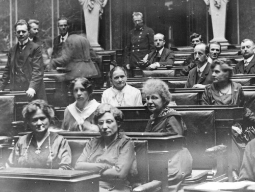 Erste Sitzung der Konstituierenden Nationalversammlung Parlament