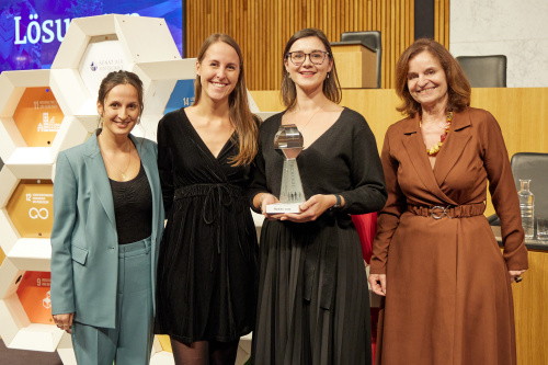 Verleihung der Kategorie "Medien" - Claudia Mann Teamleitung Next