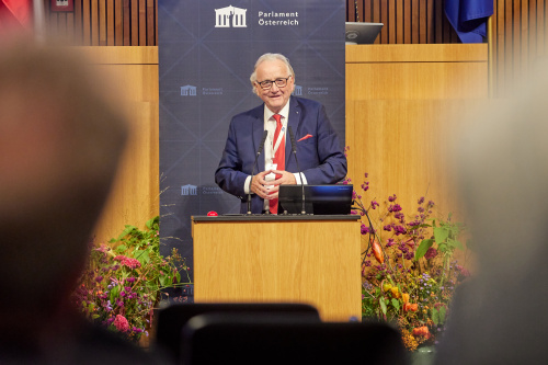 Abschließende Worte von Vorstandsvorsitzenden Senat der Wirtschaft Hans Harrer