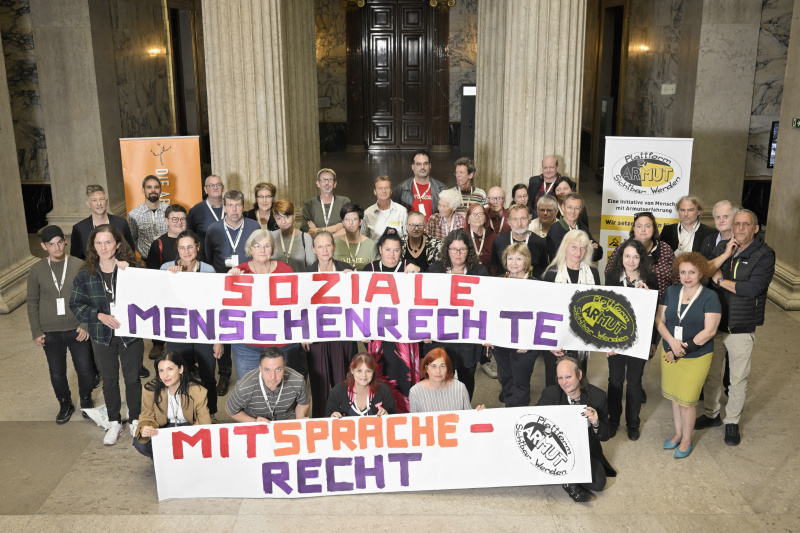 Gruppenfoto der Veranstaltungsteilnehmer:innen