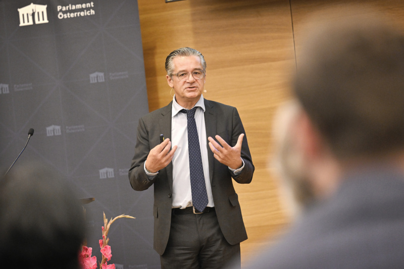 Keynote: Professor London School of Economics and Political Science Charlie Beckett