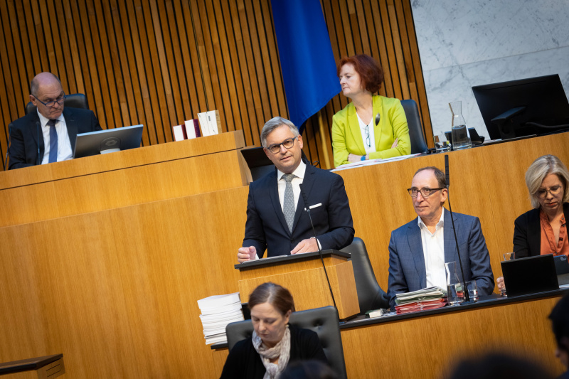 Budgetrede Finanzminister Magnus Brunner (ÖVP), von rechts: Infrastrukturministerin Leonore Gewessler (GRÜNE), Gesundheitsminister Johannes Rauch (GRÜNE)