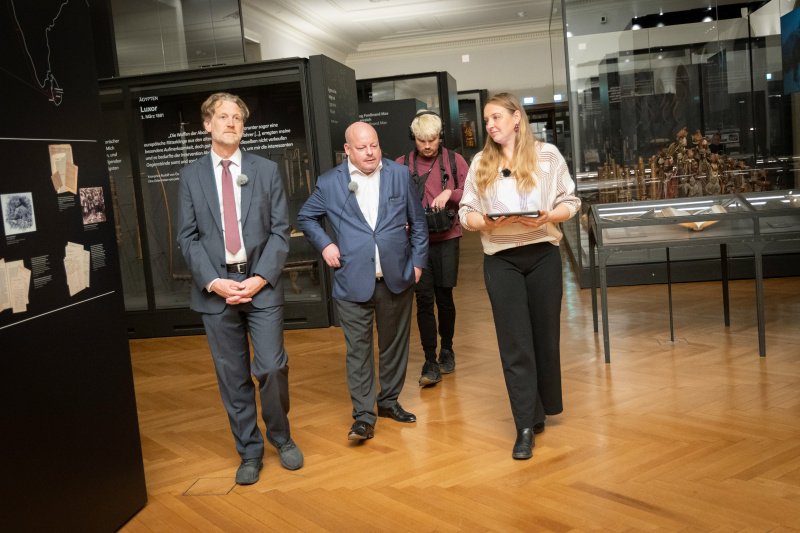 Von rechts: Tatjana Lukáš interviewt Lukas Mussi, stellvertretender Leiter der Abteilung „Internationale Angelegenheiten“ und Helfried Carl, ehemaliger Botschafter Österreichs in der Slowakei