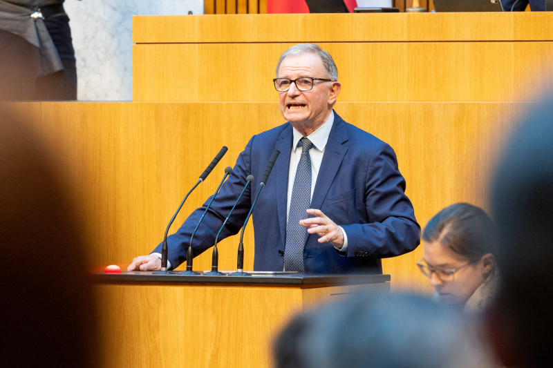 Nationalratsabgeordneter Karlheinz Kopf (ÖVP) am Rednerpult