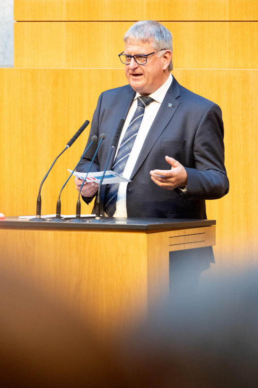 Nationalratsabgeordneter Maximilian Linder (FPÖ) am Rednerpult