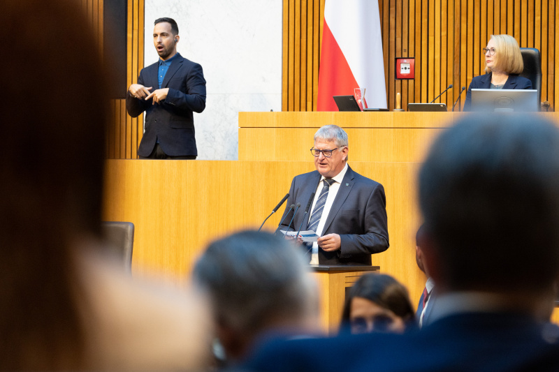 Nationalratsabgeordneter Maximilian Linder (FPÖ) am Rednerpult