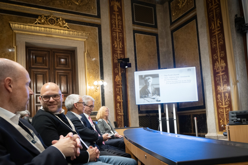 Führung durch das Parlament - Bundesratssaal