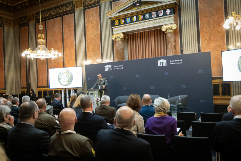 Einleitende Worte durch Erich Csitkovits, Kommandant der Landesverteidigungsakademie und Projektverantwortlicher des Strategischen