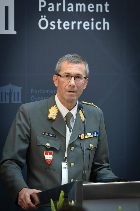Einleitende Worte durch Erich Csitkovits, Kommandant der Landesverteidigungsakademie und Projektverantwortlicher des Strategischen